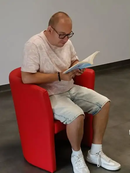Literacki wtorek w bibliotece: Jurek z „Persona non grata” znów bawi czytelników