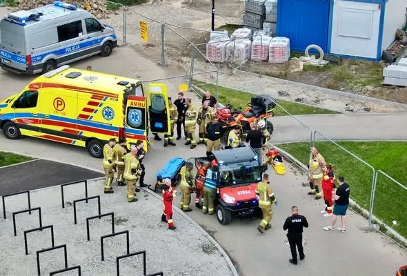 Akcja poszukiwawcza w Świeciu: odnaleziono osobę w trudnym terenie