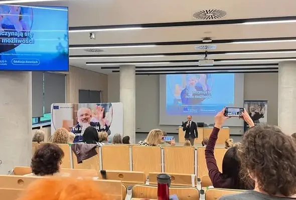 Nowe: biblioteka w Nowem szykuje zimową niespodziankę dla dorosłych w ramach Erasmusa