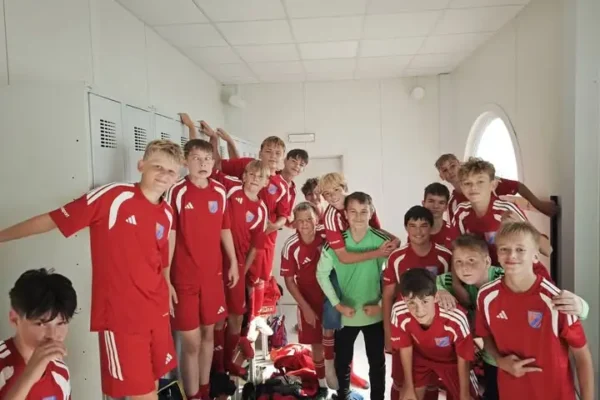 Grom Osie rozbił PAP Osielsko 6:1. Debiut Kajtka i Mikołaja