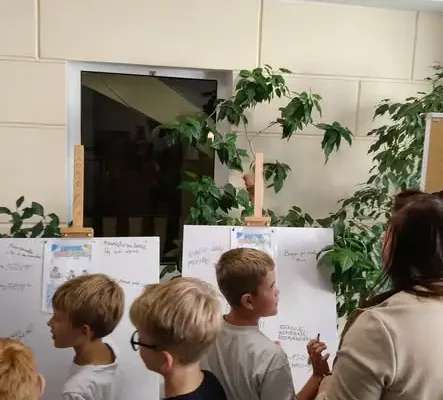 Tydzień przeciwdziałania przemocy rówieśniczej: plakaty o emocjach i granicach