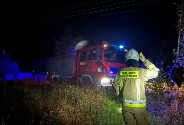 Pożar kompleksu zabudowań gospodarczych w Lnianku. Straty sięgają kilku milionów złotych
