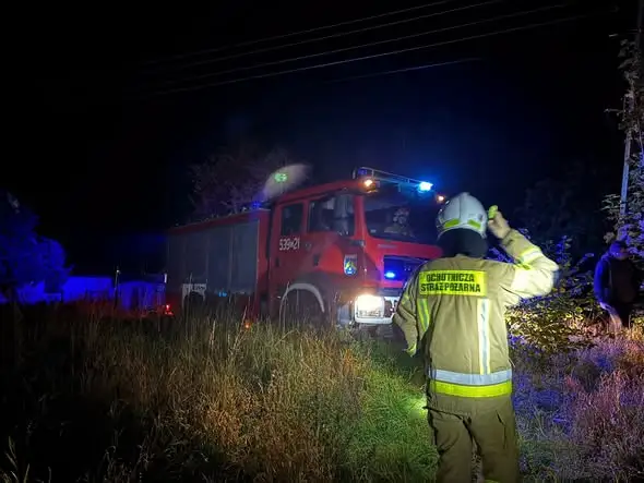 Pożar kompleksu zabudowań gospodarczych w Lnianku. Straty sięgają kilku milionów złotych