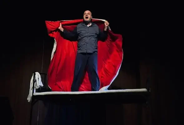Michał Wielewicki jako Adaś Miauczyński oczarował publiczność w GOK Osie