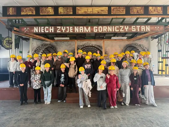 Uczniowie z Ruszczyna odkrywali podziemia Kłodawy i uroki Inowrocławia