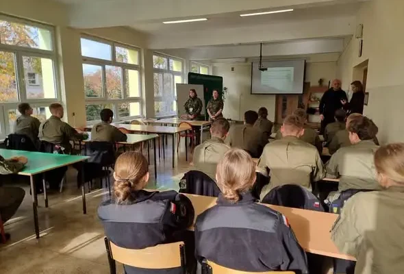 Straż Graniczna w szkole: prelekcja o rekrutacji i służbie dla klas OPW