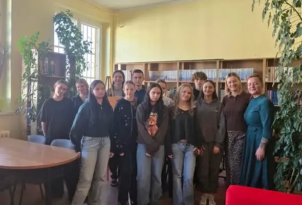 Absolwentka wróciła do szkoły – lekcja o empatii i pracy terapeuty
