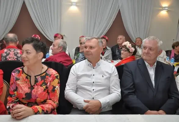 Dzień Seniora w Pruszczu: „Gdzie nasza młodość” – śmiech, muzyka i wzruszenia